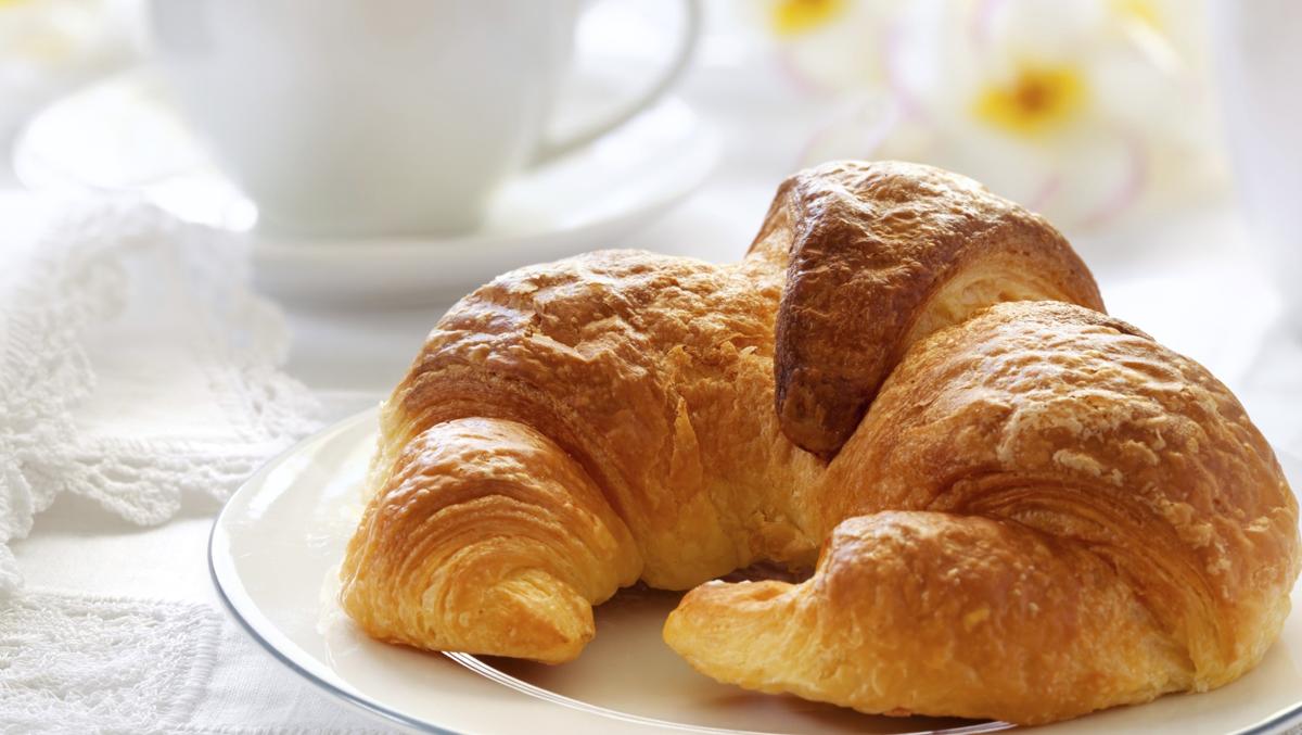1200-119624610-french-croissants